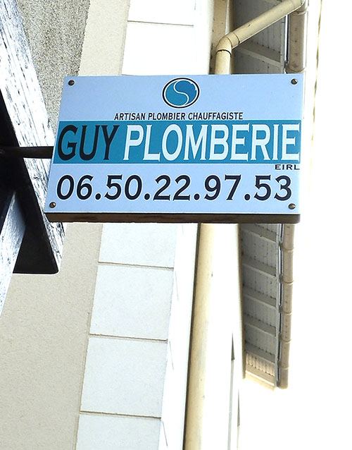 Enseigne de l'entreprise GUY Plomberie intervenant sur Saint-Maur-des-Fossés